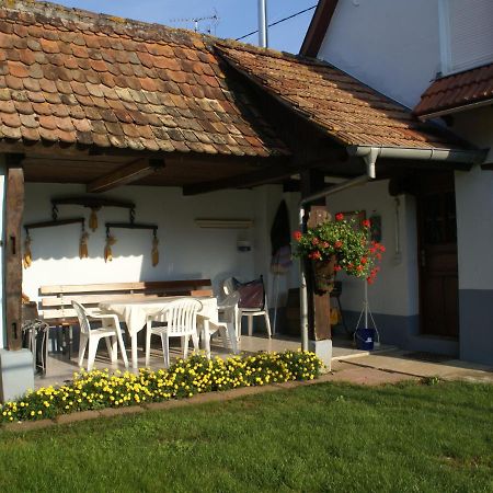 Cosy Holiday Home In Schleithal With Garden Exterior photo